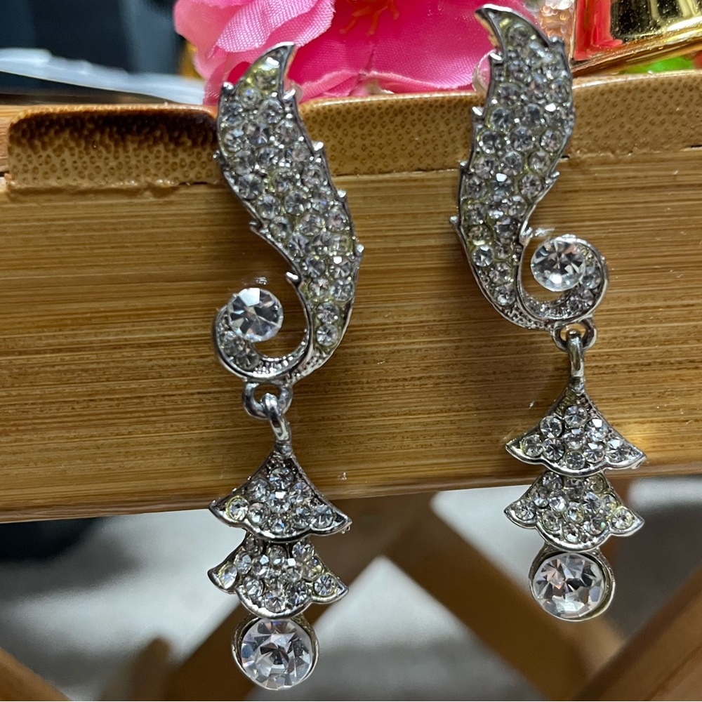 Women Crystal drop earings